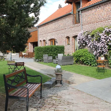 Ferme De Montecouvez Bed & Breakfast 3*