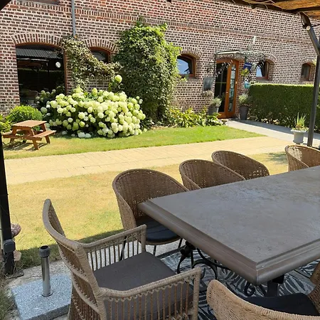 Ferme De Montecouvez Bed & Breakfast 3*